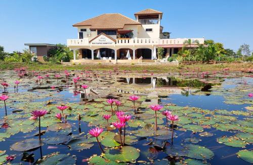 Kumphawapi Resort | Bua Daeng Resort