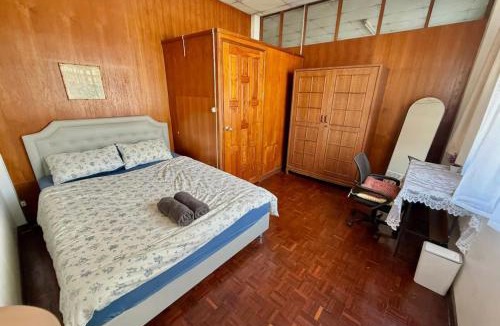 Chang Khlan House | Budget Homestay Near Old Town