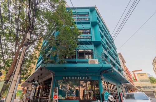Talat Noi Hostel | Bunny Burrow Hostel