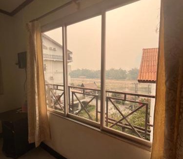 Vang Vieng House | cafe de Vangvieng Bar & Bed