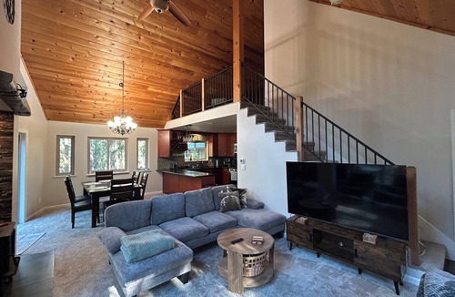Sri Phum House | Casa Montana - Charming 4-bedroom bungalow with AC in lovely Placerville