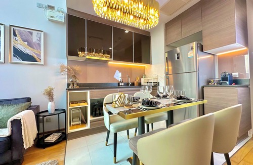 Khlong Tan Apartment | Charming 2-bedroom Duplex - 3min From BTS Thonglor