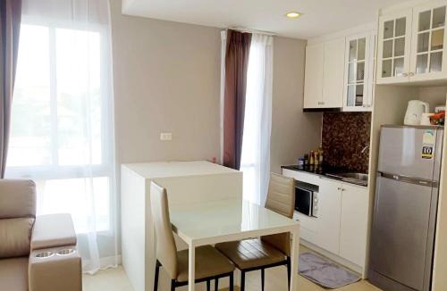Saen Suk Apartment | Chic 1BR near WON Beach Bangsaen