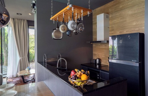 Rawai Apartment | Chic 2-bedroom apartment in marvelous Tambon Rawai with WiFi, fitness room