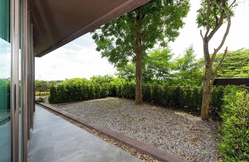 Rawai Apartment | Chic 2-bedroom apartment in marvelous Tambon Rawai with WiFi, fitness room