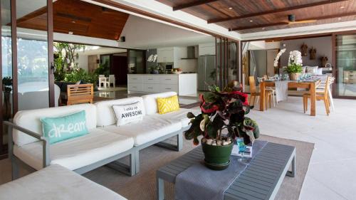 Bophut Villa | Chic Baan Capo - Luxury Four Bedroom Beachfront