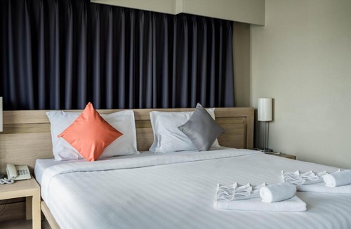 Talat Nuea Hotel | Chinotel - SHA Plus