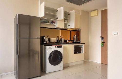 Khlong Tan Nuea Condo | City View · Pool, Gym, Fast Wi-Fi