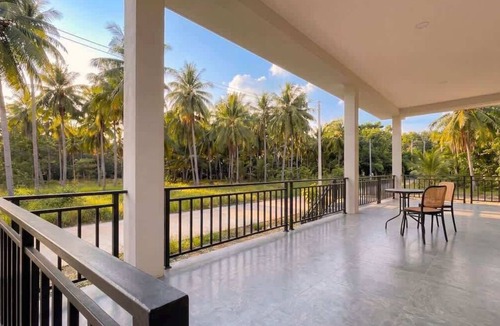 Srithanu House | Coconut Villa with Two Bedrooms and Palm View