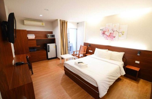 Silom Hotel | Collection O Thaiphiphat House Silom
