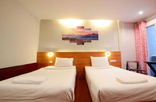 Silom Hotel | Collection O Thaiphiphat House Silom