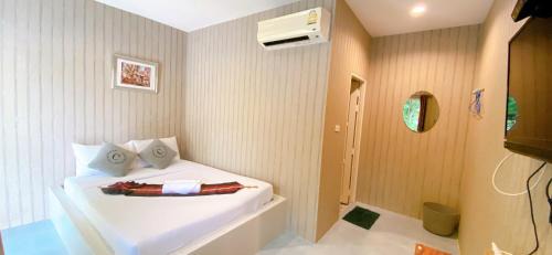 Tha Sala Hotel | Colour Beach Resort