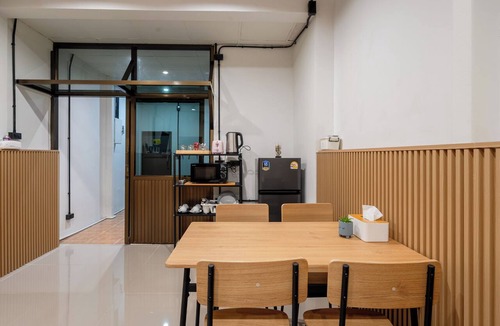 Bangkok City Centre House | Cool Cozy 3-bedroom townhome in Chinatown Krung Thep Maha Nakhon