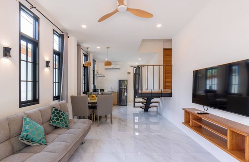Chaloklum House | Cosy House Chaloklum - 5 minute walk to the beach with mountain views