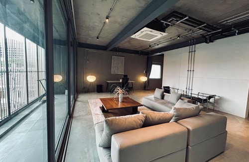 Nimman Villa | Cozy loft-style rooms, private baths, free Wi-Fi, A/C, and shared spaces.