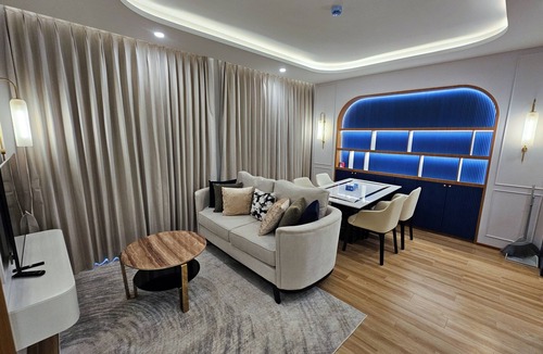 Bang Tao Apartment | Cozy 1-bedroom apartment in adorable Tambon Choeng Thale with AC