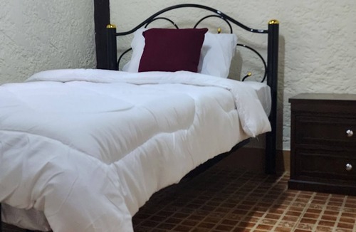 Chiang Mai Bed & Breakfast | Cozy Nest CNX in the heart of Chiangmai. walking distance train and bus station.