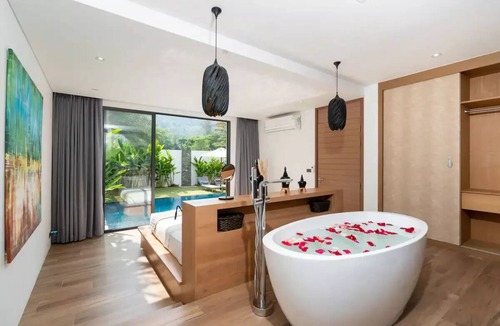 Sa Khu Villa | Cozy Pool Villa Naiyang Beachnn