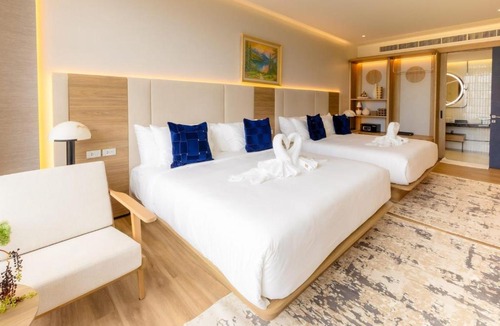 Hat Chao Samran Hotel | Curva Beach Hotel