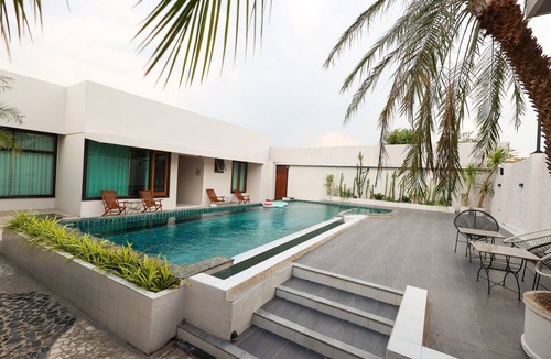 San Sai House | Da Xiang Villa - Private Pool Villa 5 minutes to Central Festival Chiang Mai