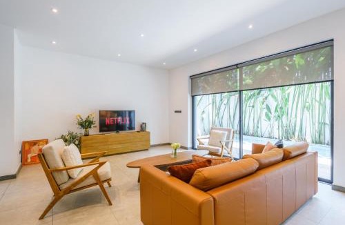 Sukhumvit Villa | Designer Pool Villa in Ekkamai
