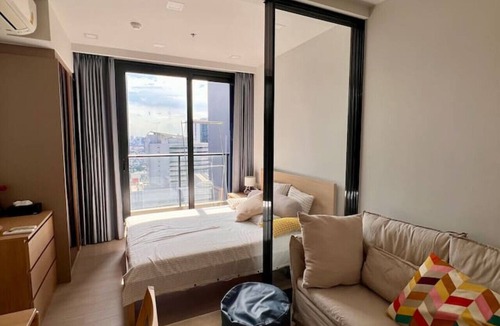 Rama 9 Apartment | Digital Nomad Stay Workspace Walk to MRT Pool