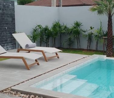 Maret Villa | Emilie Villas