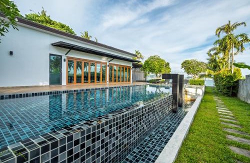Rawai Villa | Exclusive! 3-Bedroom Pool Villa with Bay View-Nariya V8