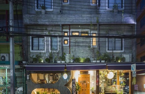 Yan Nawa House | Executive Elegance Luxe Suite for Travelers
