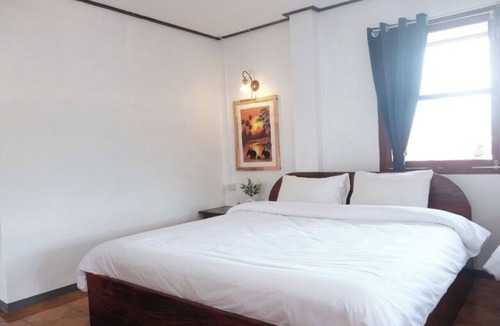 Bokeo Province Hotel | Fabulous 9-bedroom hotel with AC in charming Houayxay