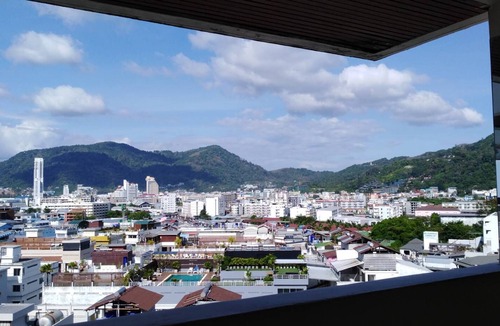 Patong Apartment | Facing the sea with a clear view of Patong Bay