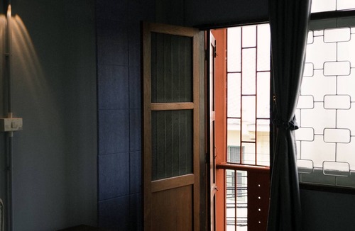 Wang Burapha Phirom House | Family Room Near Chinatown