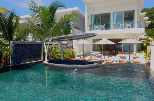 Wichit Villa | FREE $1600 Daily Luxury Pack - 16-Bed Beachfront Villa - Private Pool, Spa & Gym