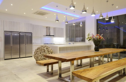 Wichit Villa | FREE $900 Daily Luxury Pack, 6-Bed Beachfront Villa, Private Pool, Bar, BBQ, Gym