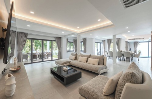 Kathu Villa | Golfside 5BRVilla with Private Pool V192