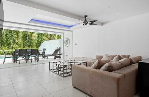 Kathu Villa | Golfside Pool Villa Near Bang Wad Reservoir V329