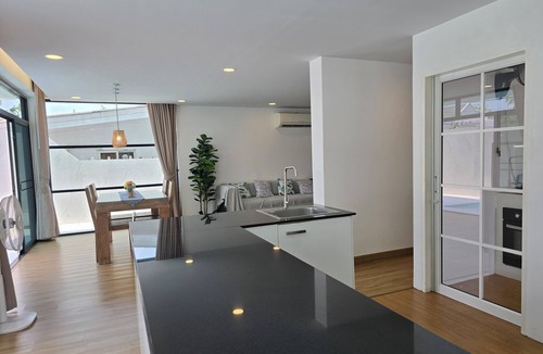 Pa Daet House | Gorgeous 4-bedroom house with AC in charming Chiang Mai