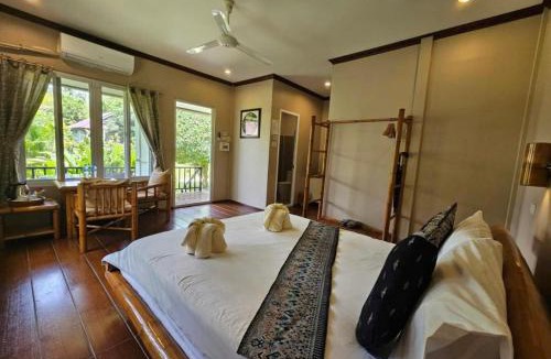 Vang Vieng Resort | H&V Bungalow Vang Vieng