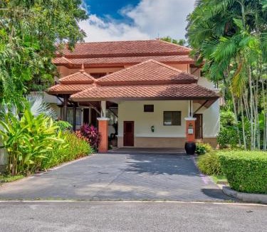 Choeng Thale Villa | Happy villa in Laguna