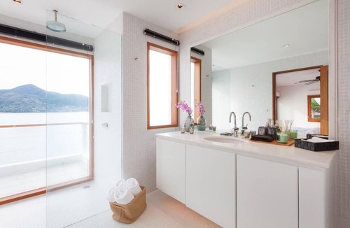 Kamala Villa | Hidden Gems 6 bedrooms Beachfront Villa Kamala