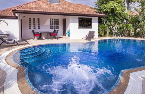 Nong Prue House | Holiday house Pattaya for 1 - 8 persons with 4 bedrooms - Holiday home