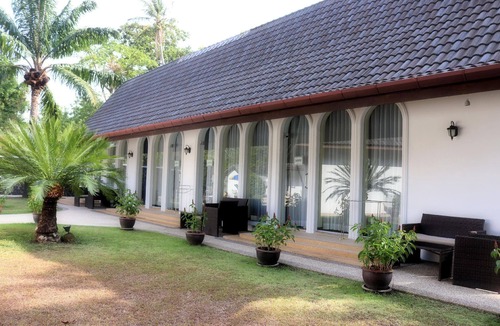Chalong House | Holiday house Tambon Rawai for 6 - 19 persons with 8 bedrooms - Holiday house