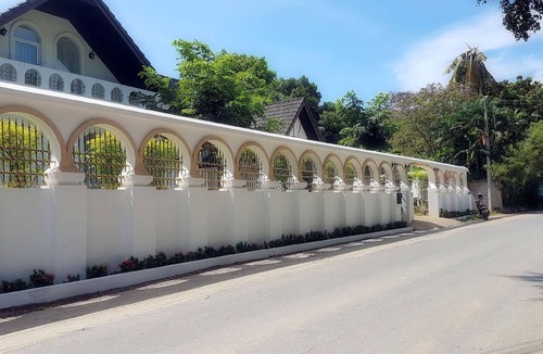 Chalong House | Holiday house Tambon Rawai for 6 - 19 persons with 8 bedrooms - Holiday house