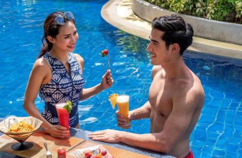 Cherngtalay Hotel | Holiday Inn Resort Phuket Surin Beach by IHG