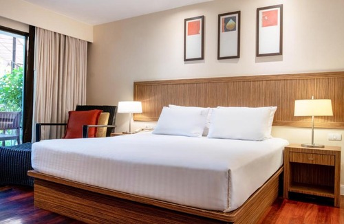 Cherngtalay Hotel | Holiday Inn Resort Phuket Surin Beach by IHG