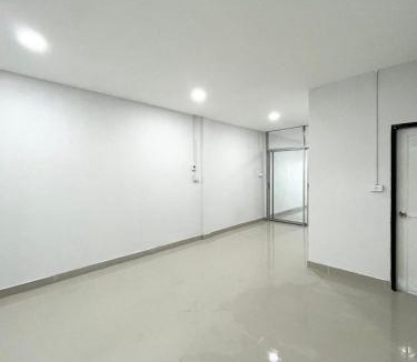 Pom Prap Sattru Phai Apartment | Home DranWit