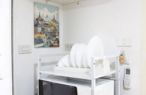 Lat Krabang Ski Chalet | Homeku Guesthouse Room 3 Cozy Stay Close to Suvarnabhumi Airport