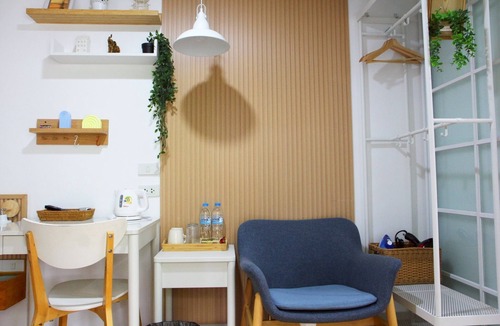 Lat Krabang Ski Chalet | Homeku Guesthouse Room 3 Cozy Stay Close to Suvarnabhumi Airport
