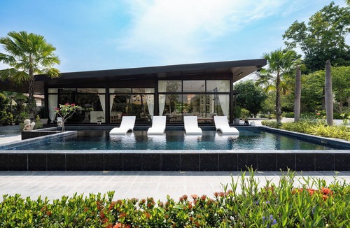Huai Yai Villa | Huge Pool Villa with Private Lake 4BR/10 Persons