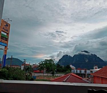 Vang Vieng Hotel | Inthavong Hotel/Guest House